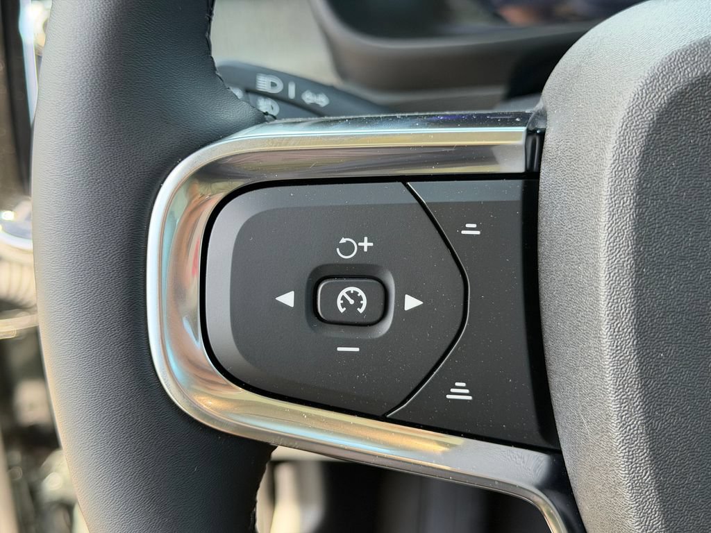 New 2026 Volvo XC40 B5 Plus w/ Climate Package AWD/4WD image 19