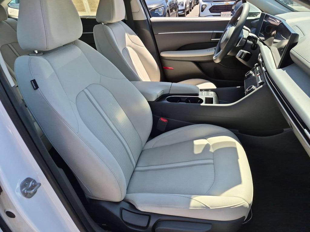 Used 2025 Hyundai Sonata SEL FWD image 31