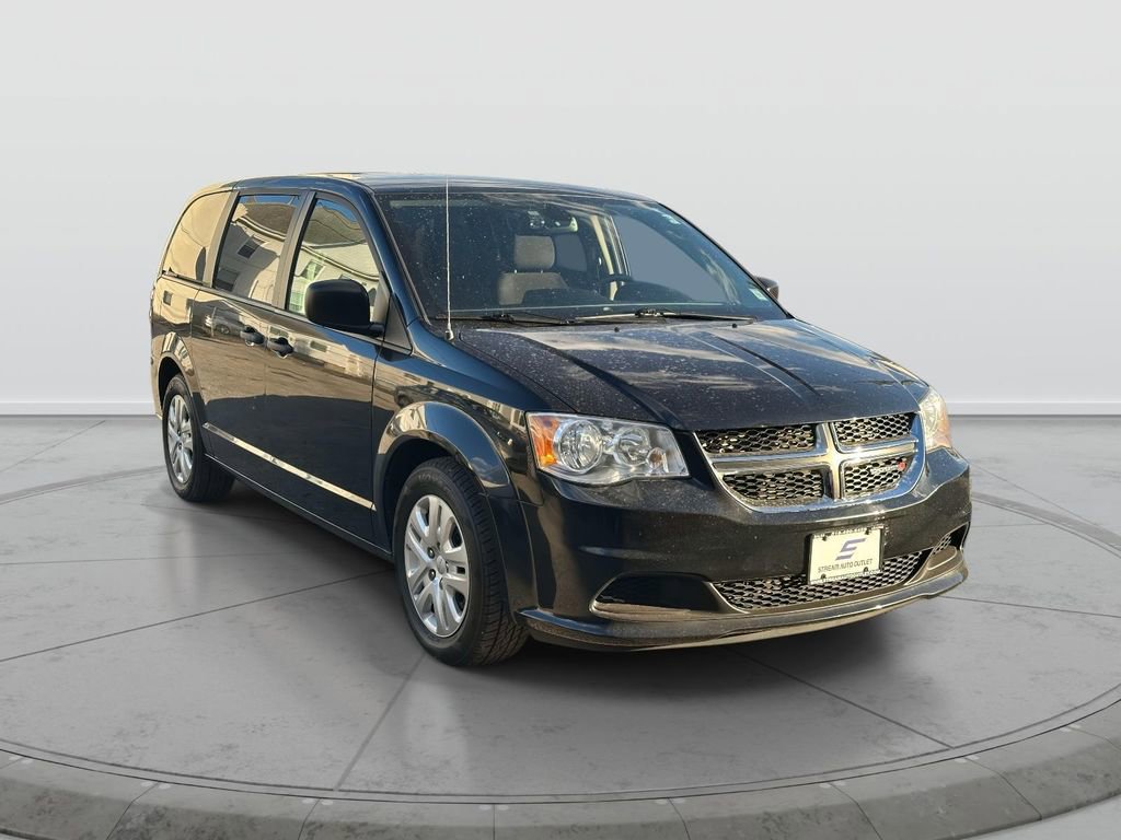 Used 2019 Dodge Grand Caravan SE w/ UConnect Hands-Free Group