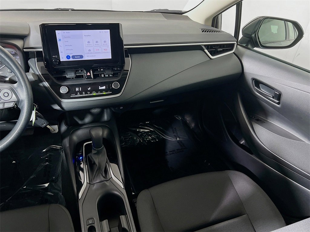Used 2025 Toyota Corolla LE image 21