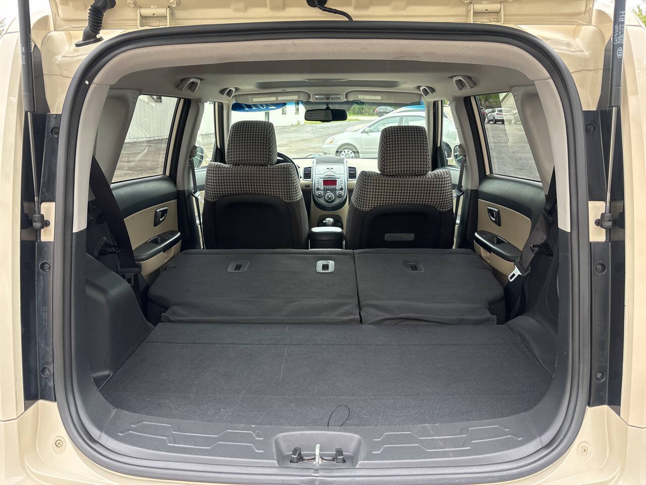 Used 2011 Kia Soul ! FWD image 21