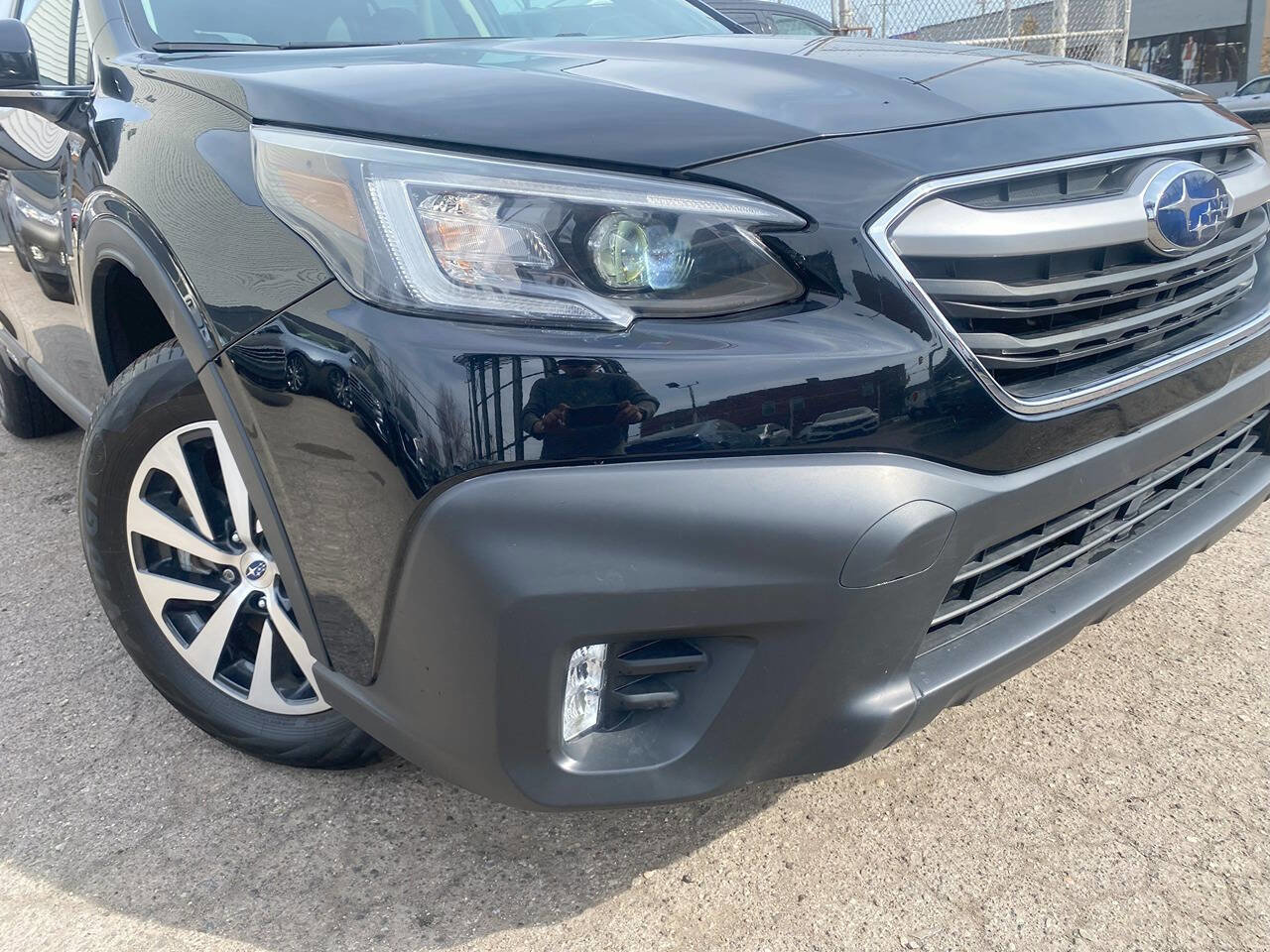 Used 2022 Subaru Outback Premium image 5