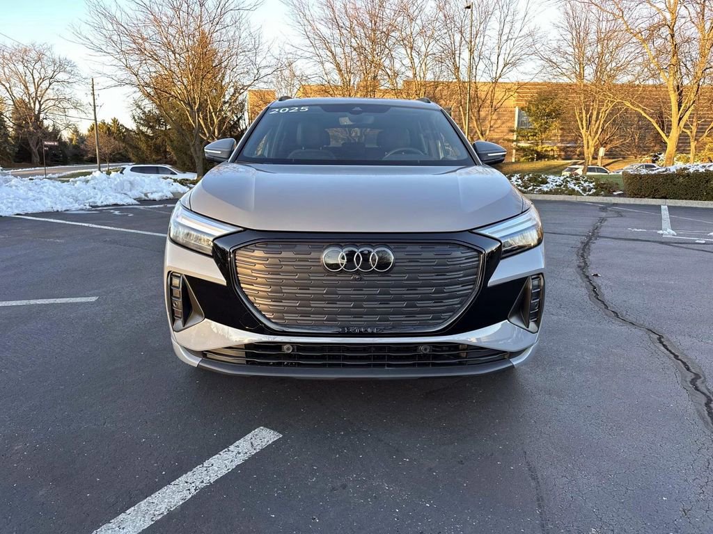 Used 2025 Audi Q4 e-tron Premium w/ Convenience Package image 2