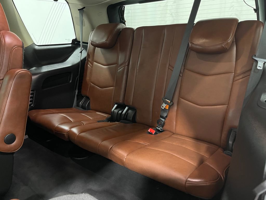 Used 2018 Cadillac Escalade Premium Luxury image 34