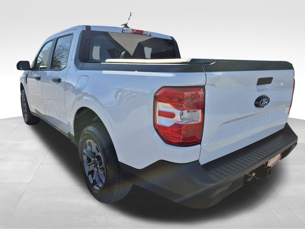 Used 2025 Ford Maverick XLT w/ Equipment Group 302A image 4