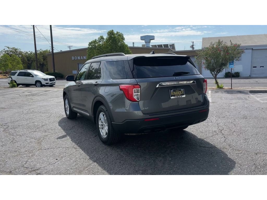 Used 2022 Ford Explorer XLT image 9