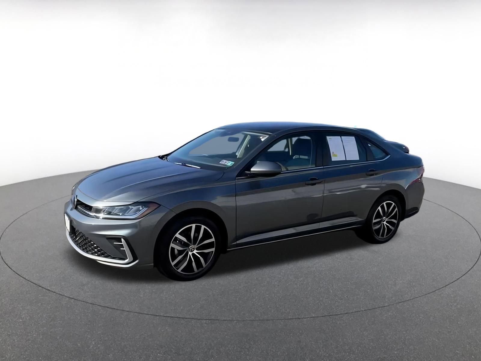 Used 2025 Volkswagen Jetta SE image 7