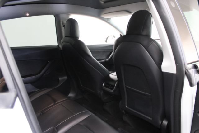 Used 2021 Tesla Model Y Long Range AWD/4WD image 16