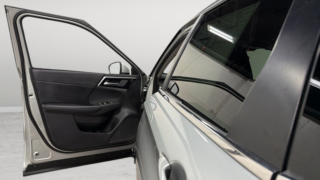 Used 2024 Mitsubishi Outlander SE Black Edition AWD/4WD image 14