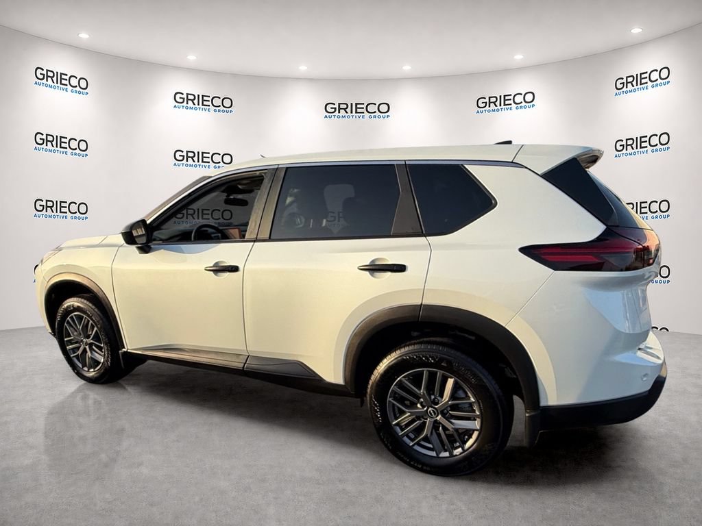 Used 2025 Nissan Rogue S FWD image 5