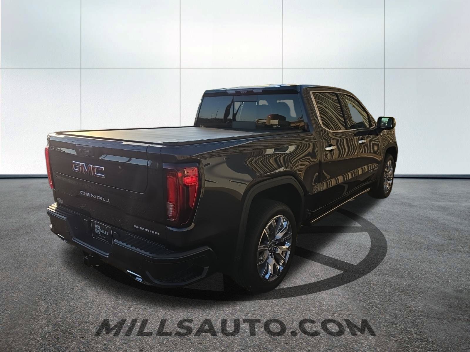 Used 2025 GMC Sierra 1500 Denali w/ Denali Reserve Package AWD/4WD image 6