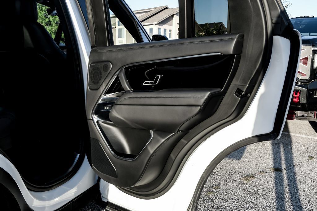 Used 2022 Land Rover Range Rover SE AWD/4WD image 42