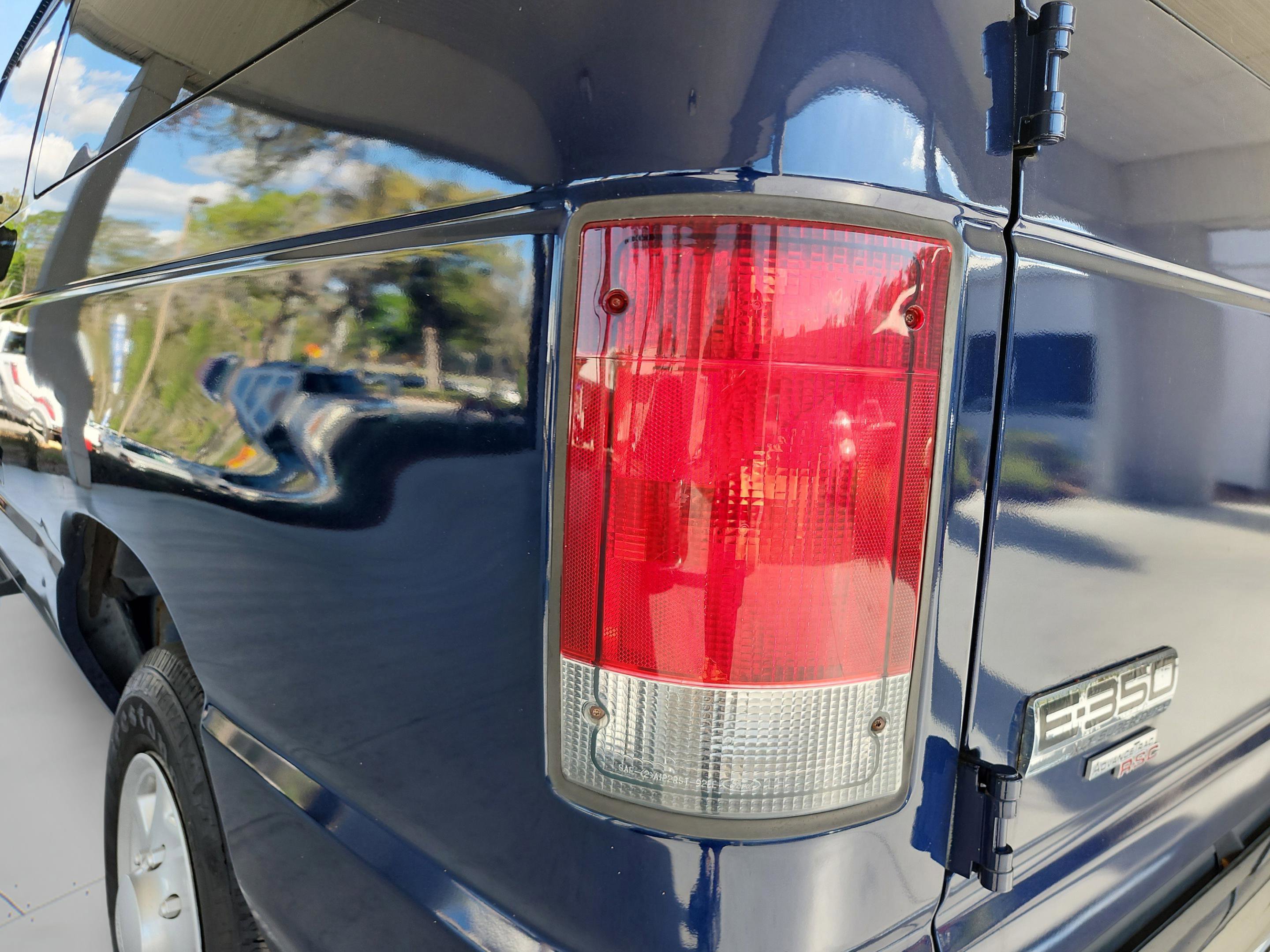 Used 2013 Ford E-350 and Econoline 350 XLT image 26