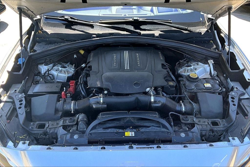 Used 2017 Jaguar F-PACE S AWD/4WD image 9