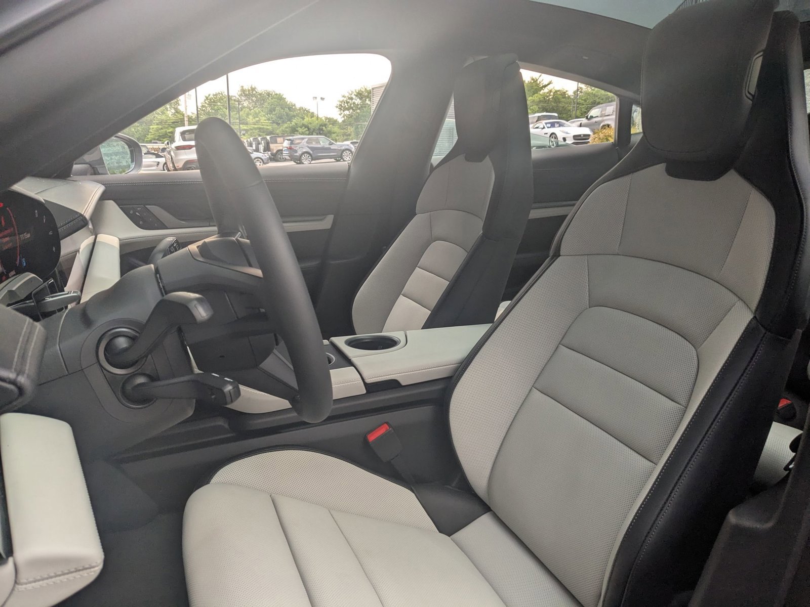 New 2025 Porsche Taycan image 5