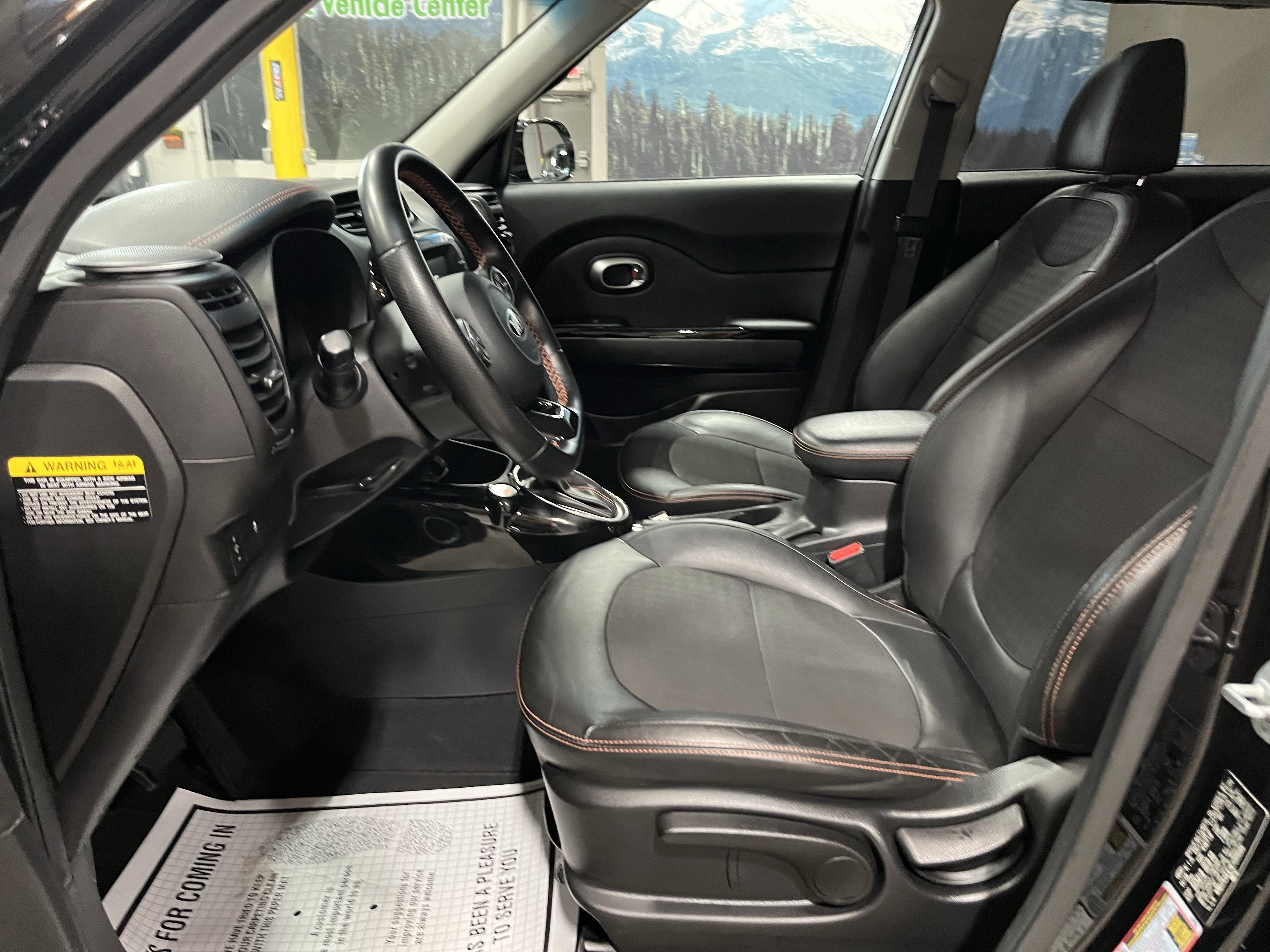 Used 2019 Kia Soul ! FWD image 10