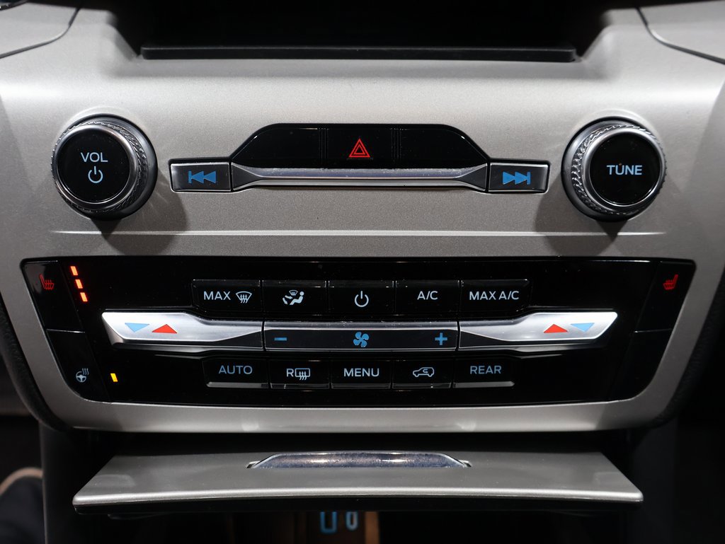 Used 2023 Ford Explorer XLT w/ Equipment Group 202A image 29