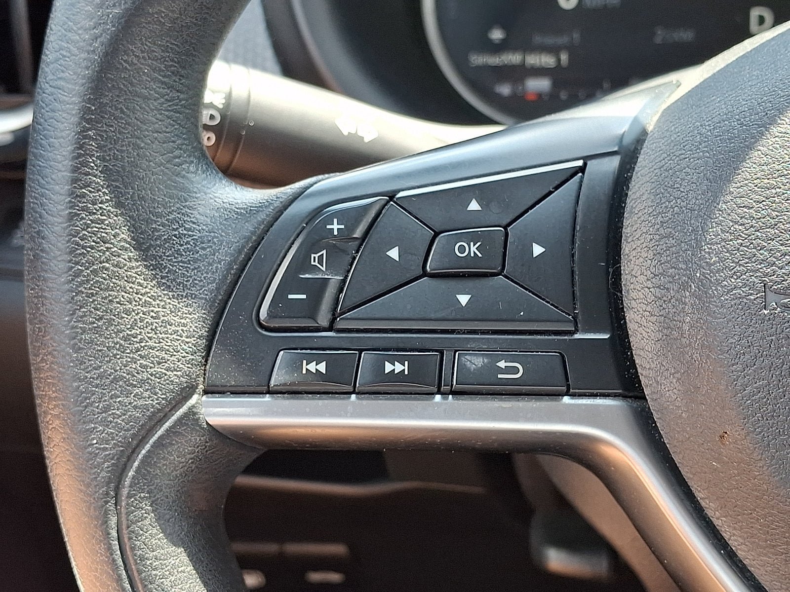 Used 2019 Nissan Kicks SV FWD image 21
