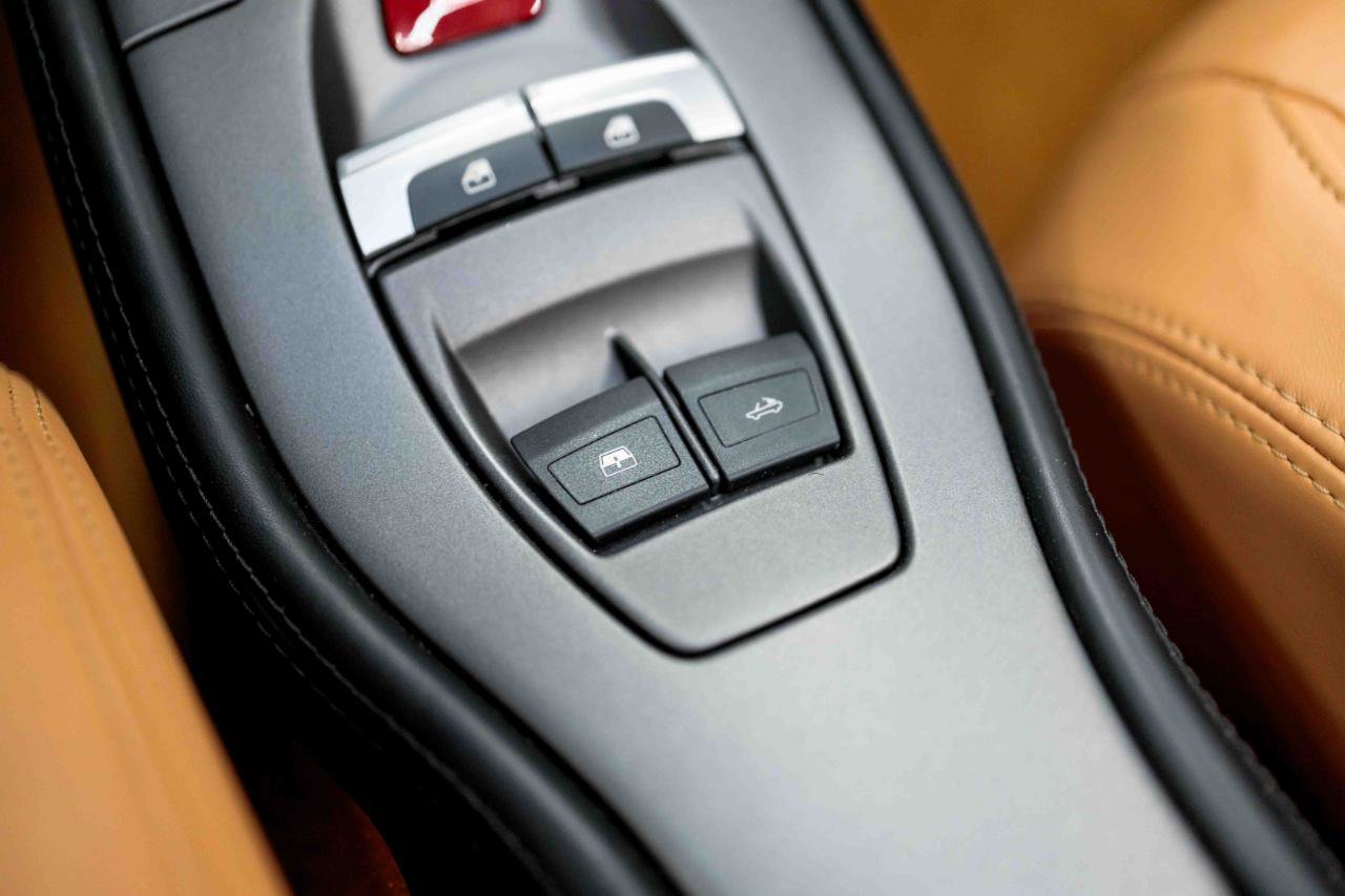 Used 2013 Ferrari 458 Spider RWD image 67