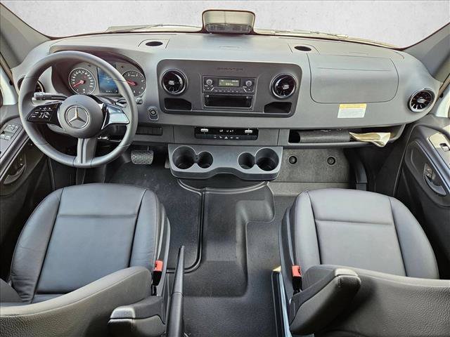 Used 2025 Mercedes-Benz Sprinter 2500 image 17