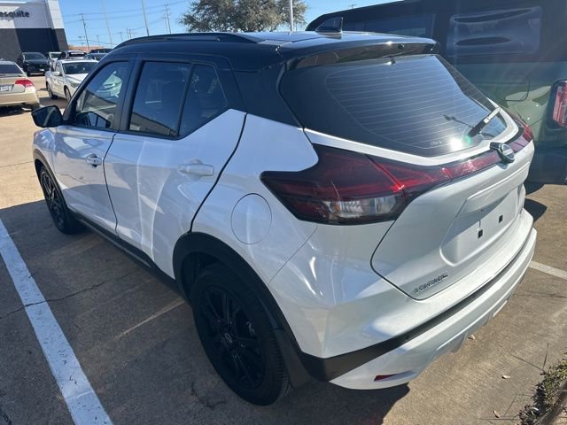Used 2023 Nissan Kicks SR w/ SR Premium Package image 3