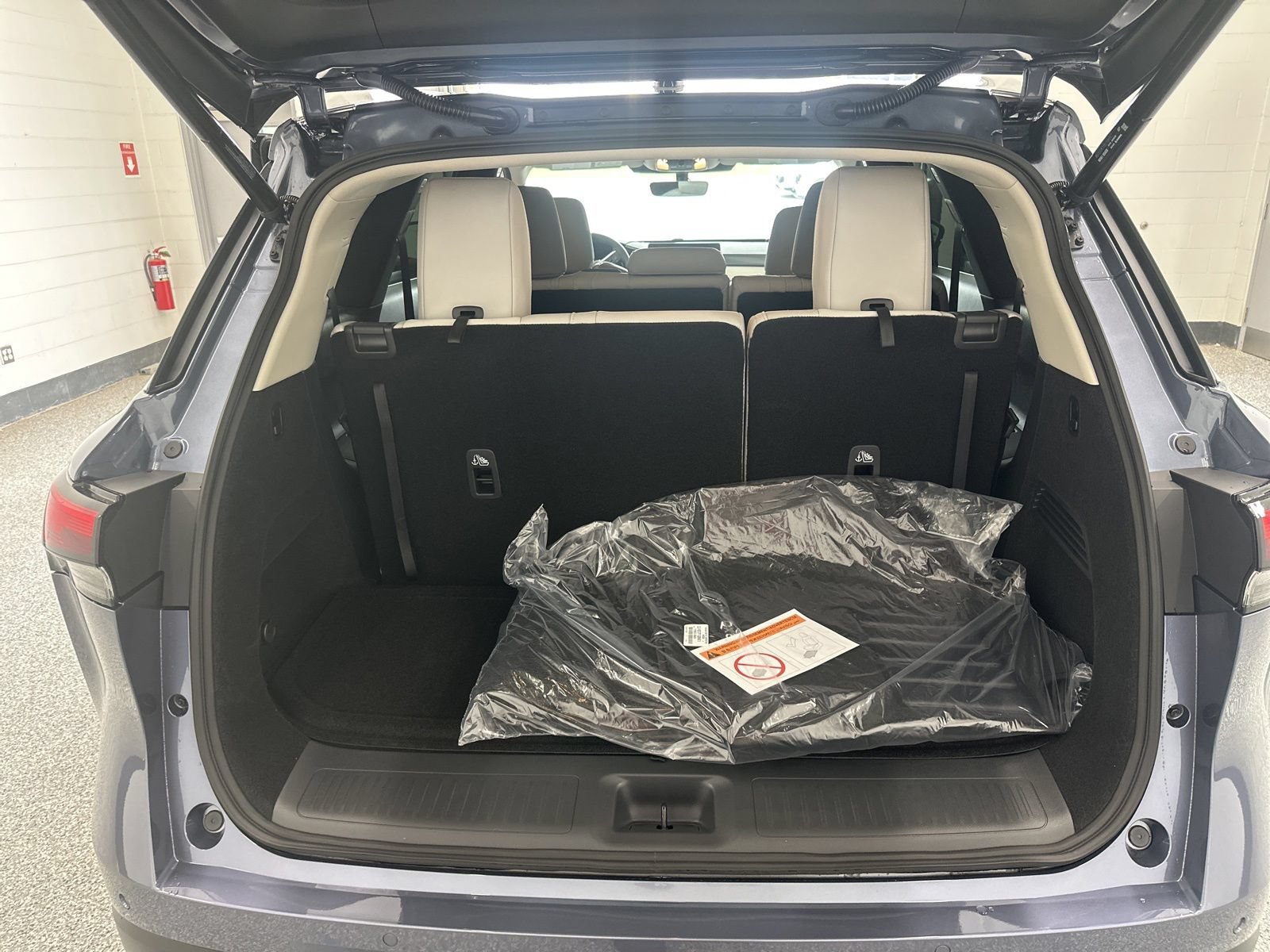 New 2027 INFINITI QX60 Luxe w/ Cargo Package AWD/4WD image 11