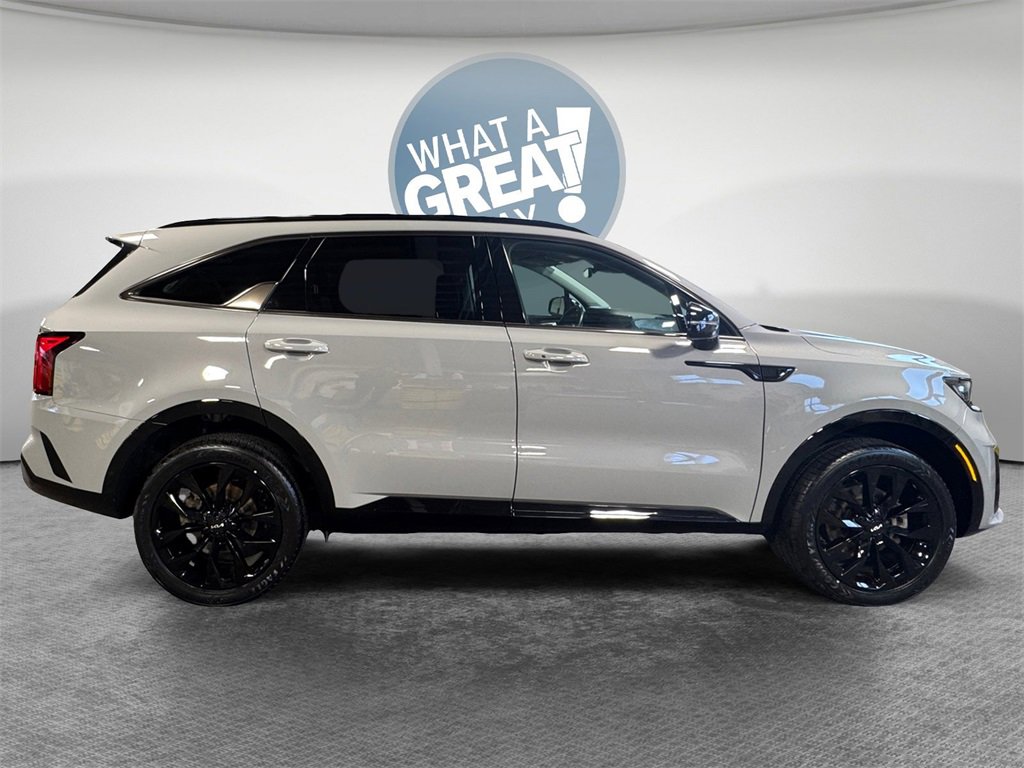 Certified 2023 Kia Sorento SX image 2