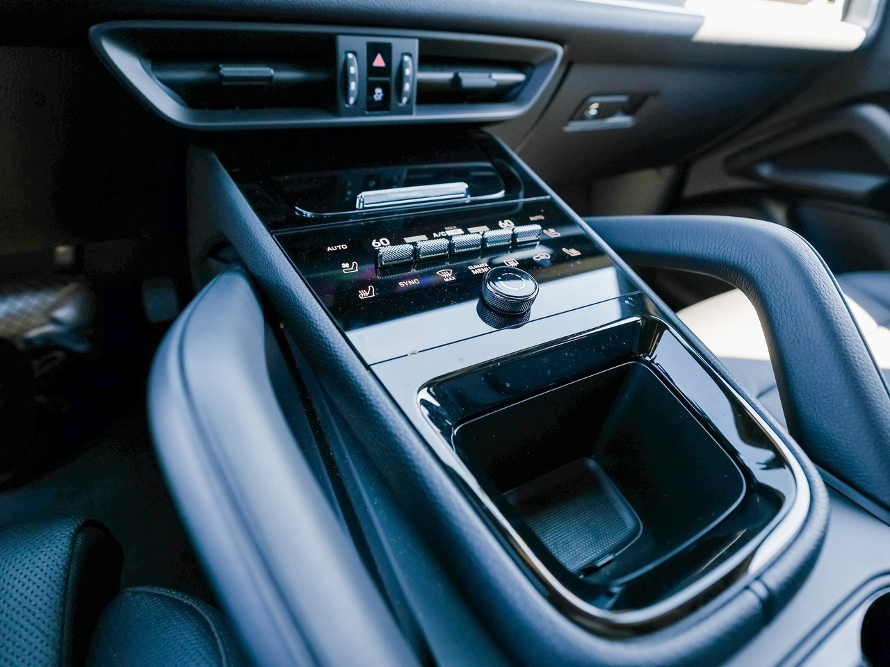 Certified 2025 Porsche Cayenne image 20