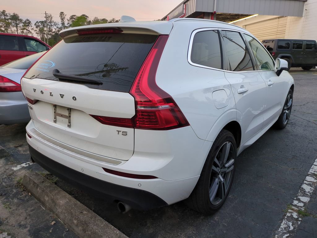 Used 2021 Volvo XC60 T5 Momentum w/ Protection Package Premier image 5
