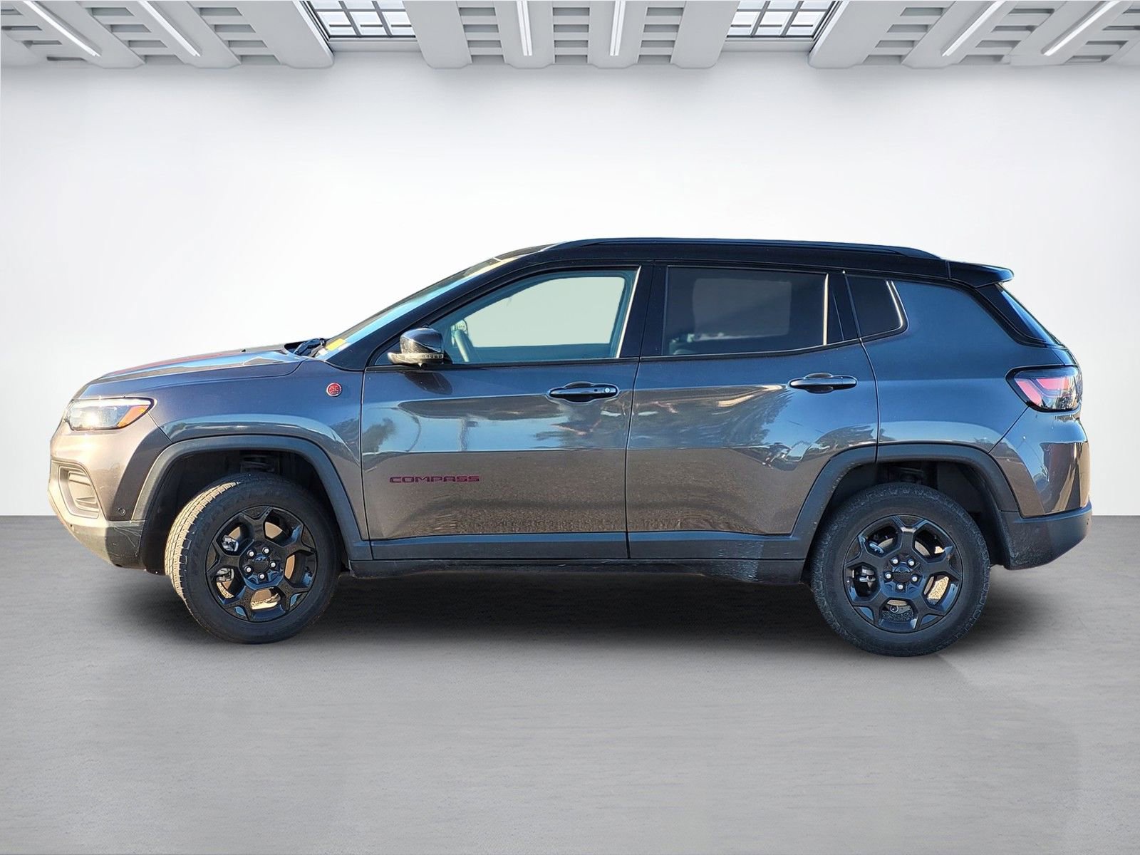 Used 2023 Jeep Compass Trailhawk w/ Trailhawk Elite Group image 14