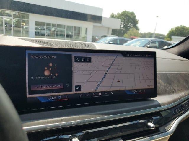 Used 2025 BMW X7 xDrive40i w/ M Sport Package AWD/4WD image 30