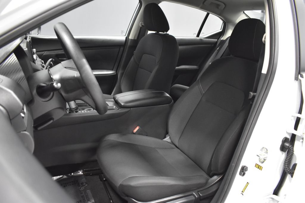 Certified 2025 Nissan Sentra S FWD image 5