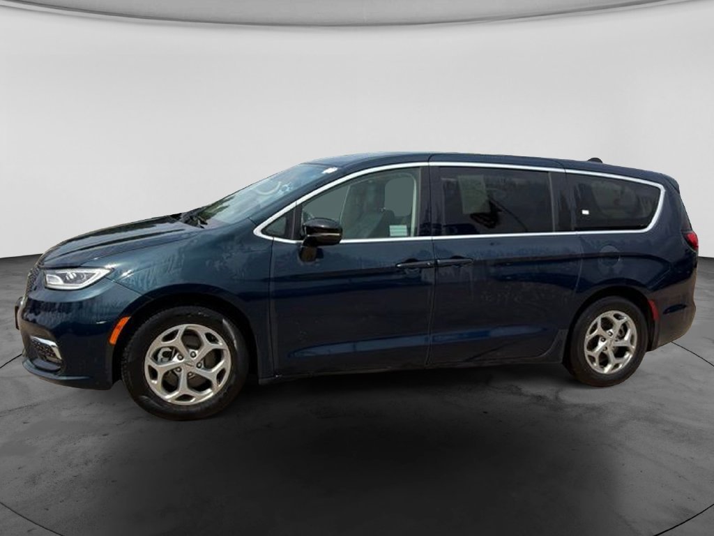 Used 2024 Chrysler Pacifica Limited FWD image 6