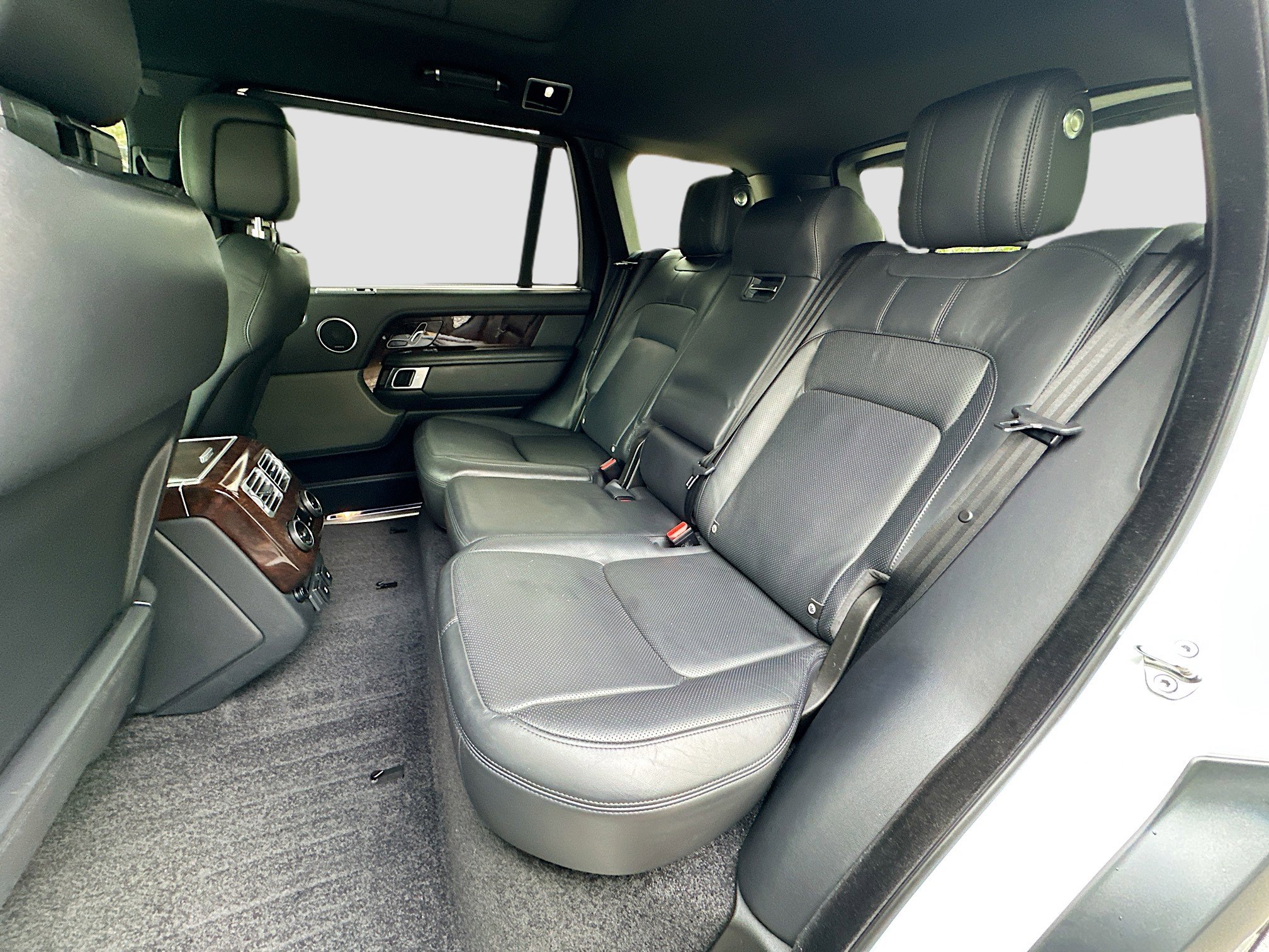 Used 2020 Land Rover Range Rover Long Wheelbase HSE image 25