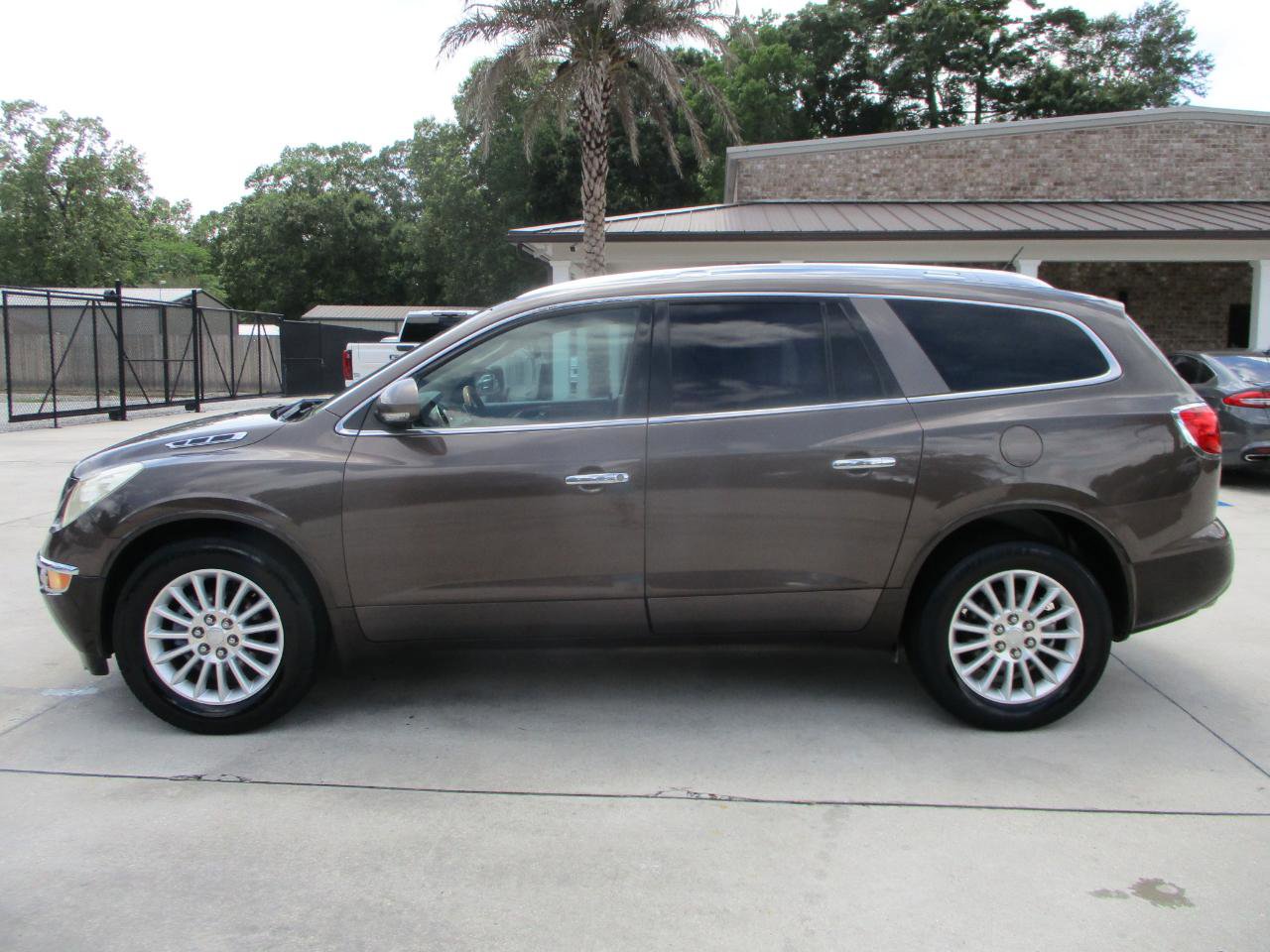 Used 2012 Buick Enclave Leather FWD image 7