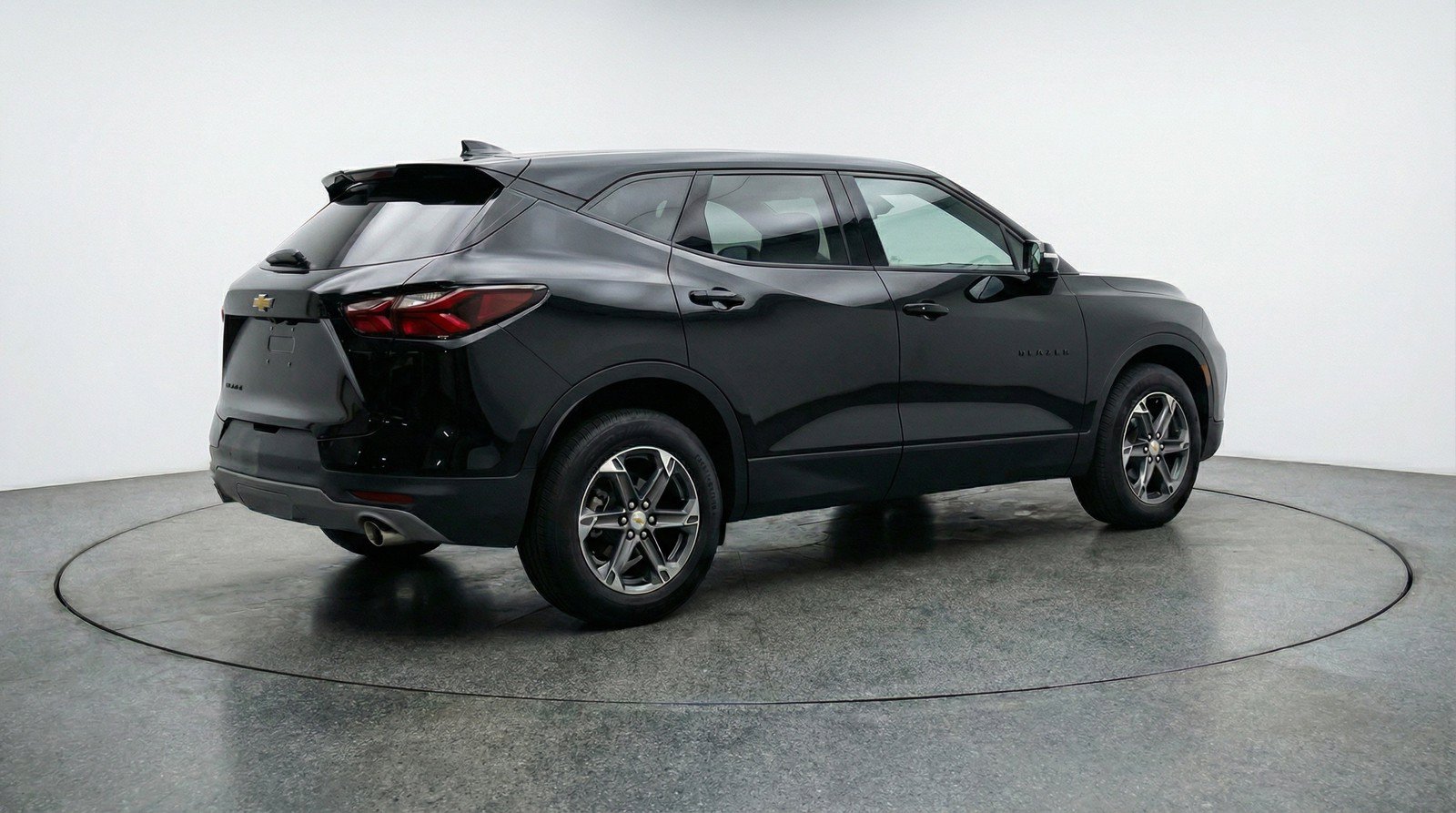 Used 2025 Chevrolet Blazer LT FWD image 9