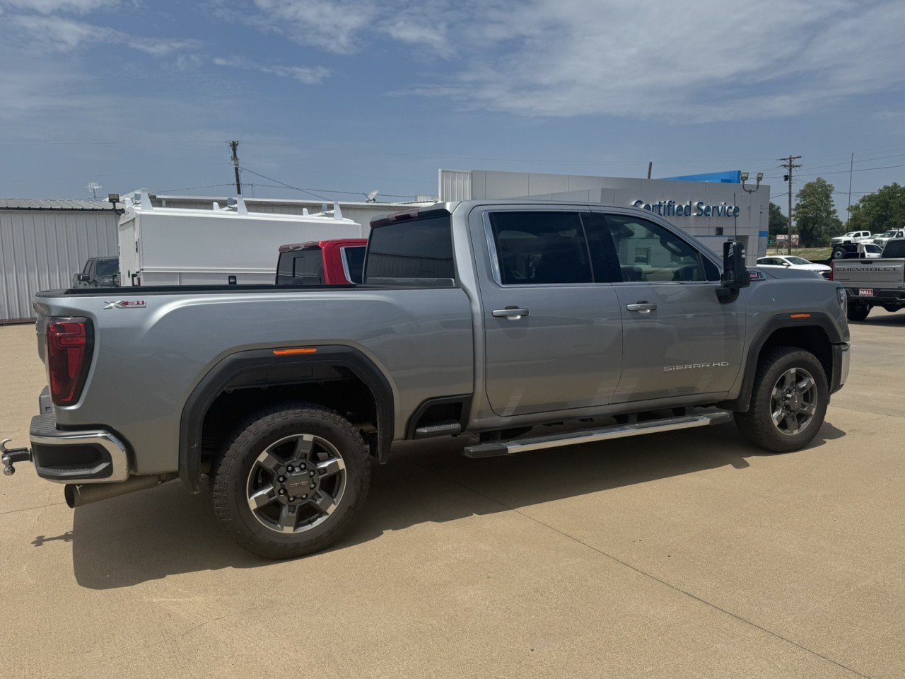 Used 2025 GMC Sierra 2500 SLE w/ SLE Value Package; AWD/4WD image 3