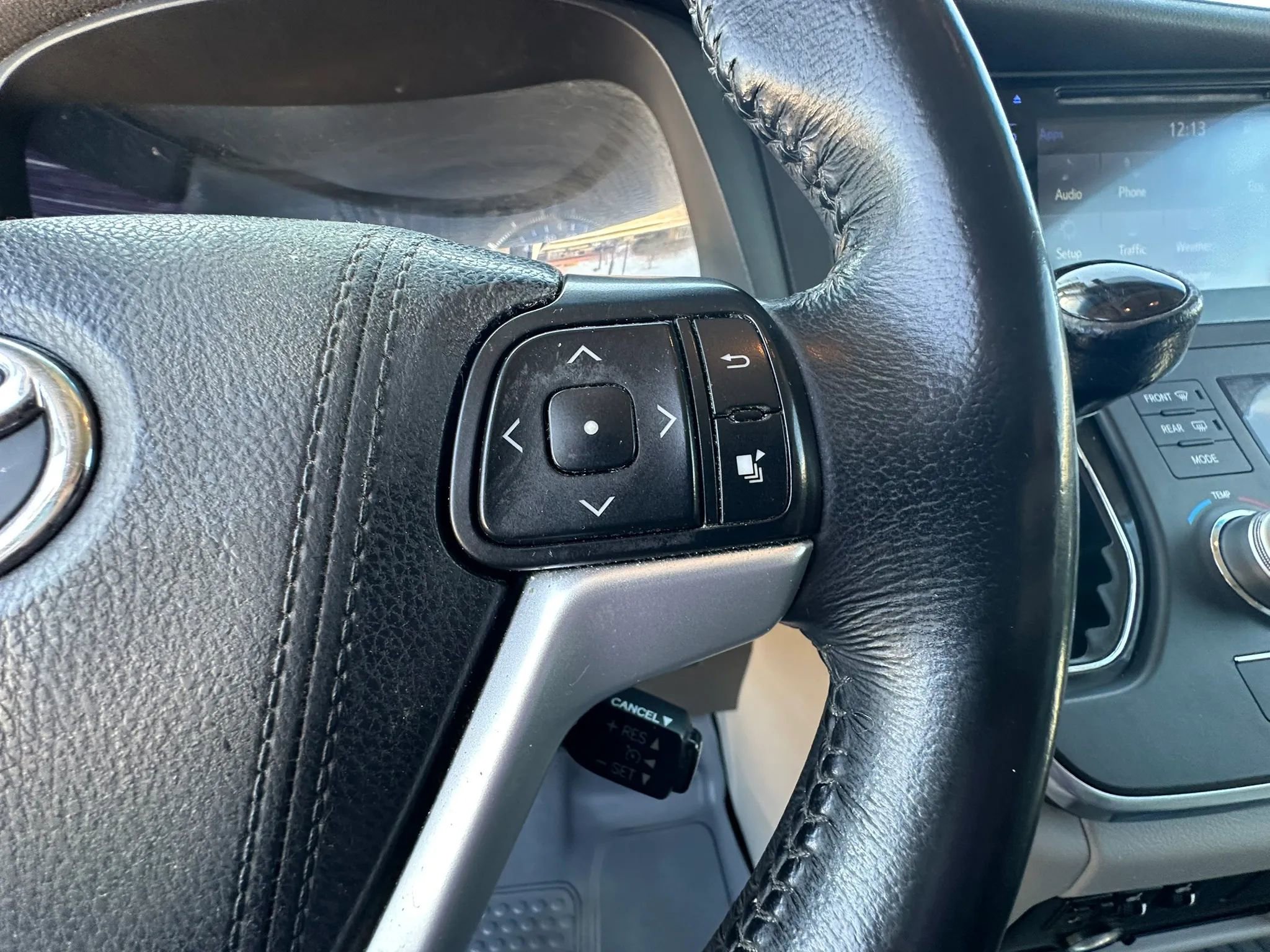 Used 2015 Toyota Sienna XLE image 35
