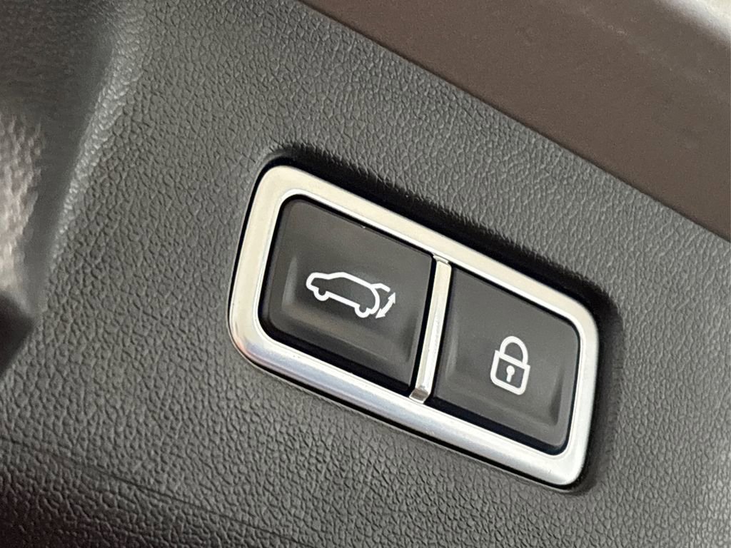 Certified 2023 Kia Sorento EX image 13