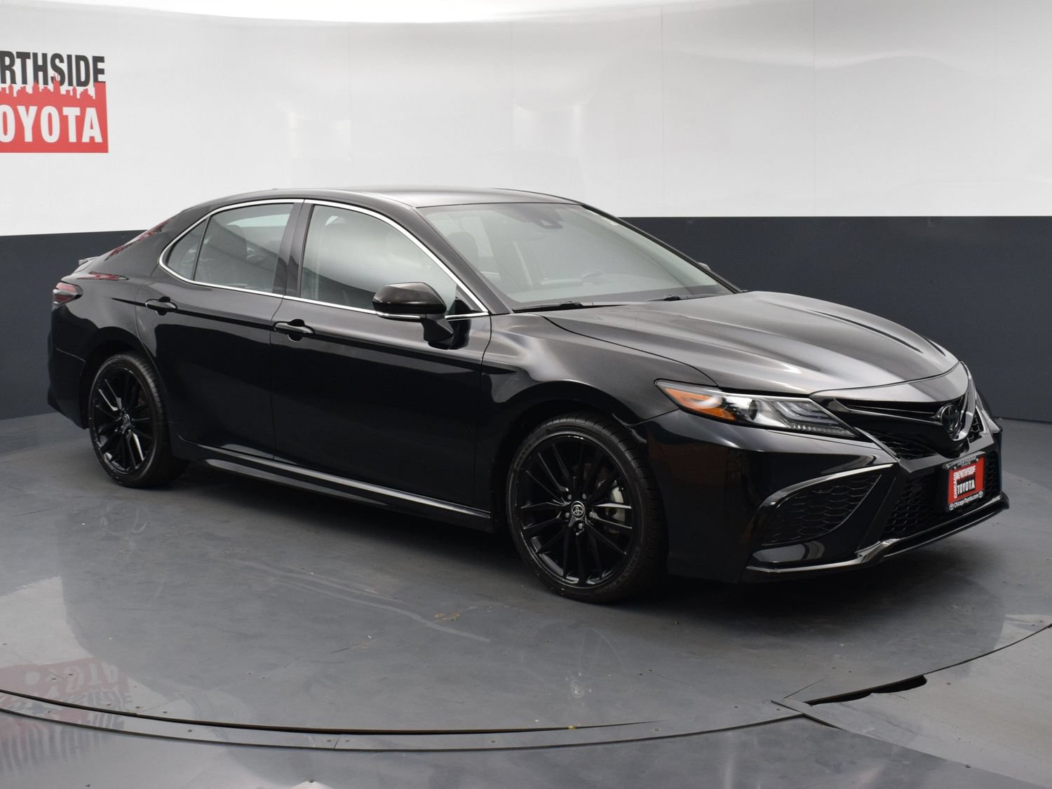Used 2024 Toyota Camry XSE FWD image 6