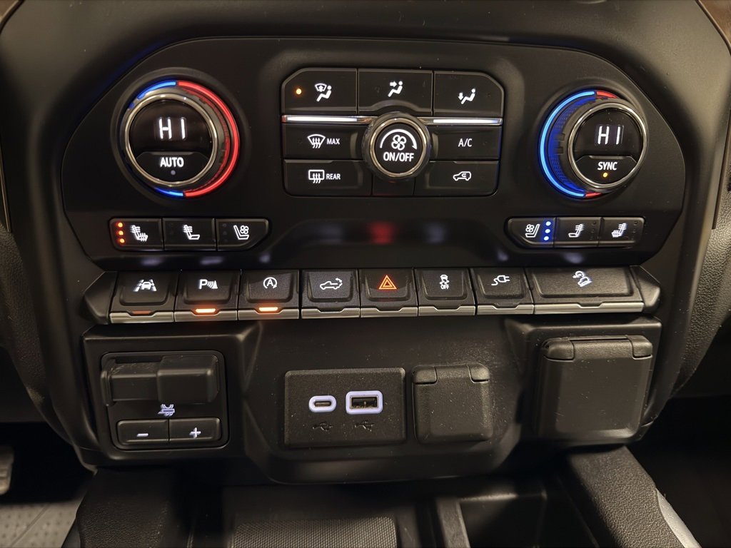 Certified 2019 Chevrolet Silverado 1500 High Country w/ Technology Package image 8