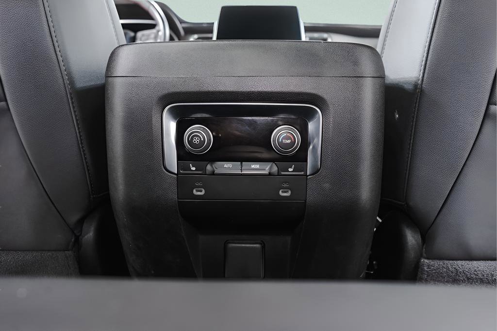Used 2024 Chevrolet Suburban RST w/ Luxury Package AWD/4WD image 29
