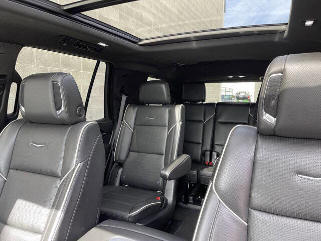 Used 2021 Cadillac Escalade Sport w/ Heavy-Duty Trailer Package AWD/4WD image 14