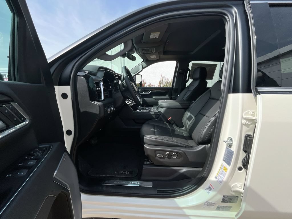 New 2025 GMC Sierra 2500 Denali w/ Denali Reserve Package AWD/4WD image 12