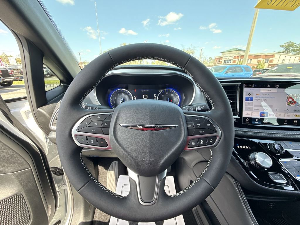 New 2026 Chrysler Pacifica Limited w/ Trailer Tow Group image 12