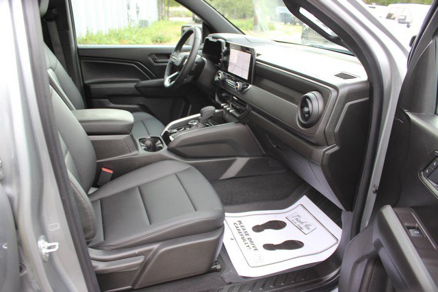 Used 2025 Chevrolet Colorado Trail Boss AWD/4WD image 17