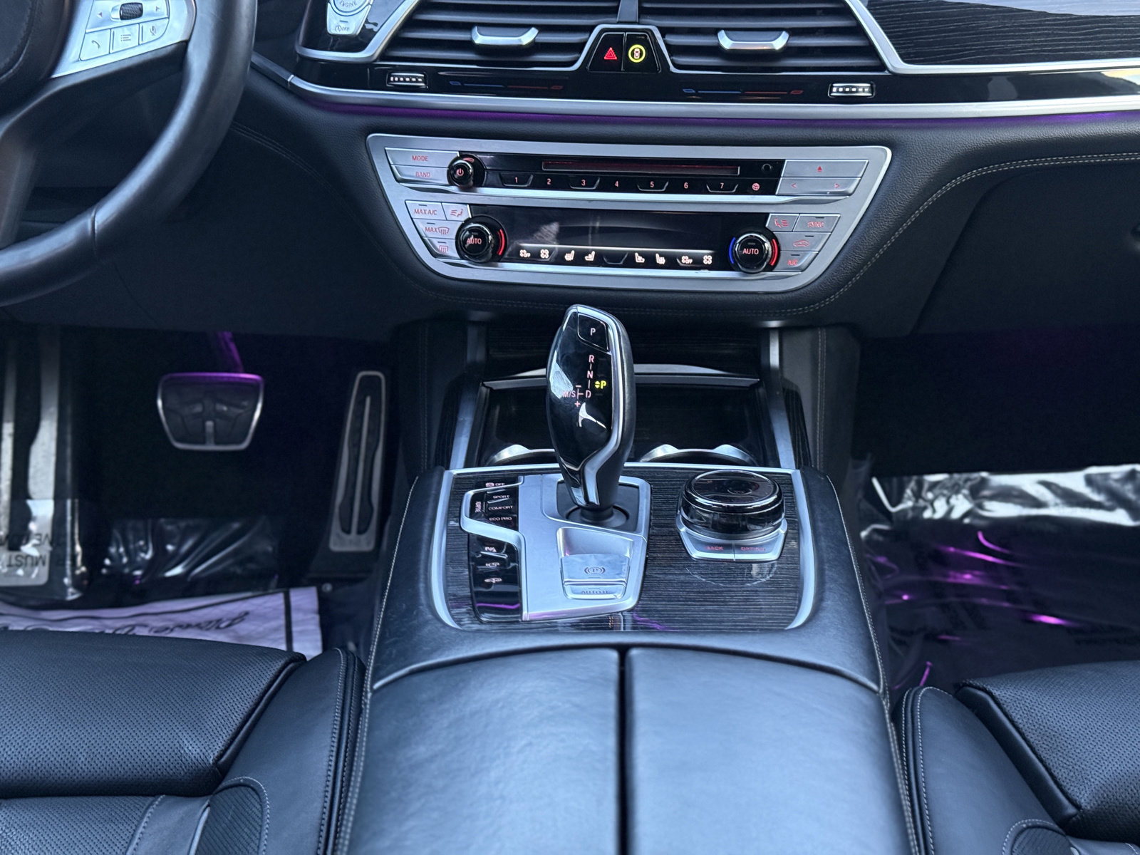 Used 2020 BMW 750i xDrive w/ Executive Package AWD/4WD image 24