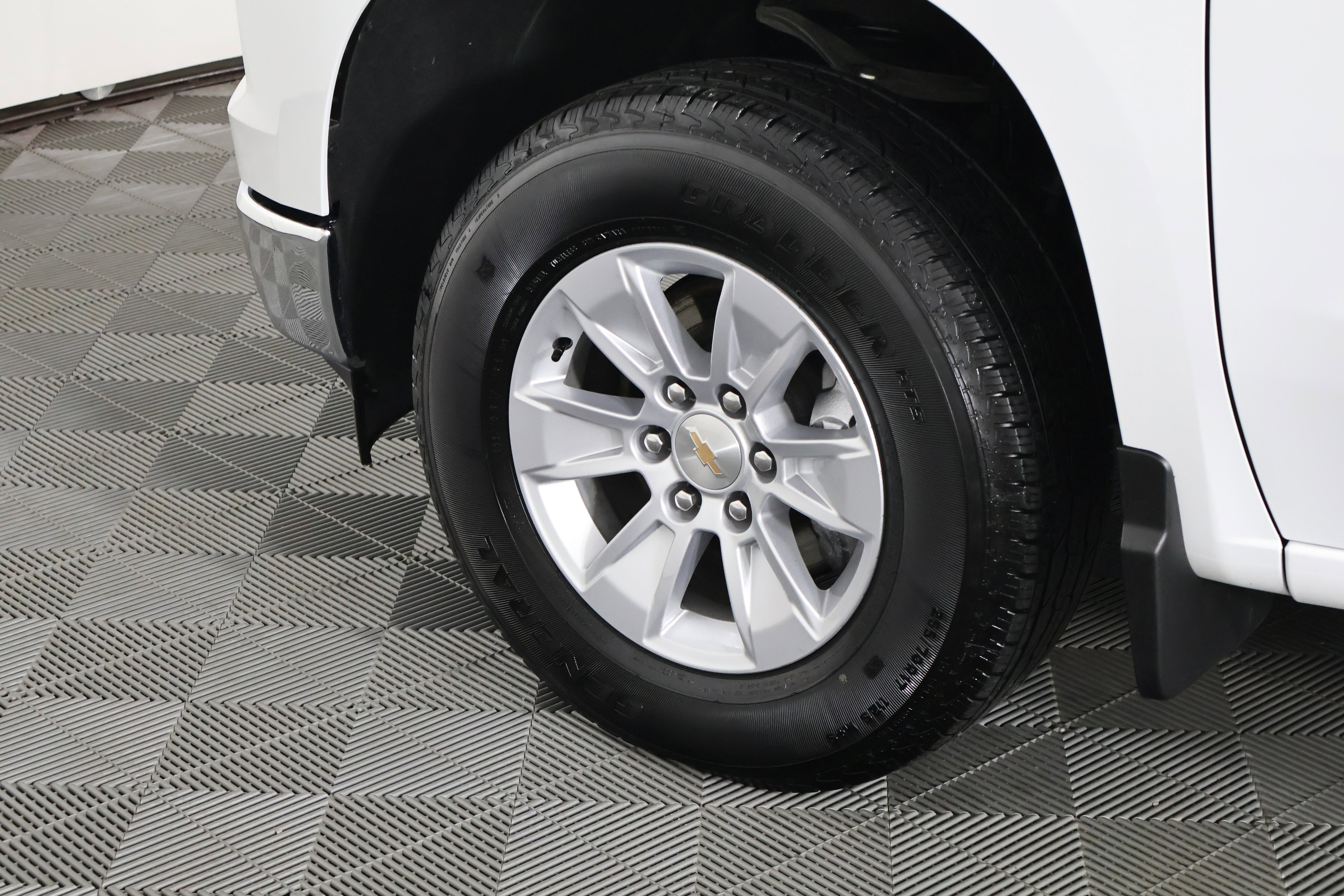 Used 2025 Chevrolet Silverado 1500 LT image 52