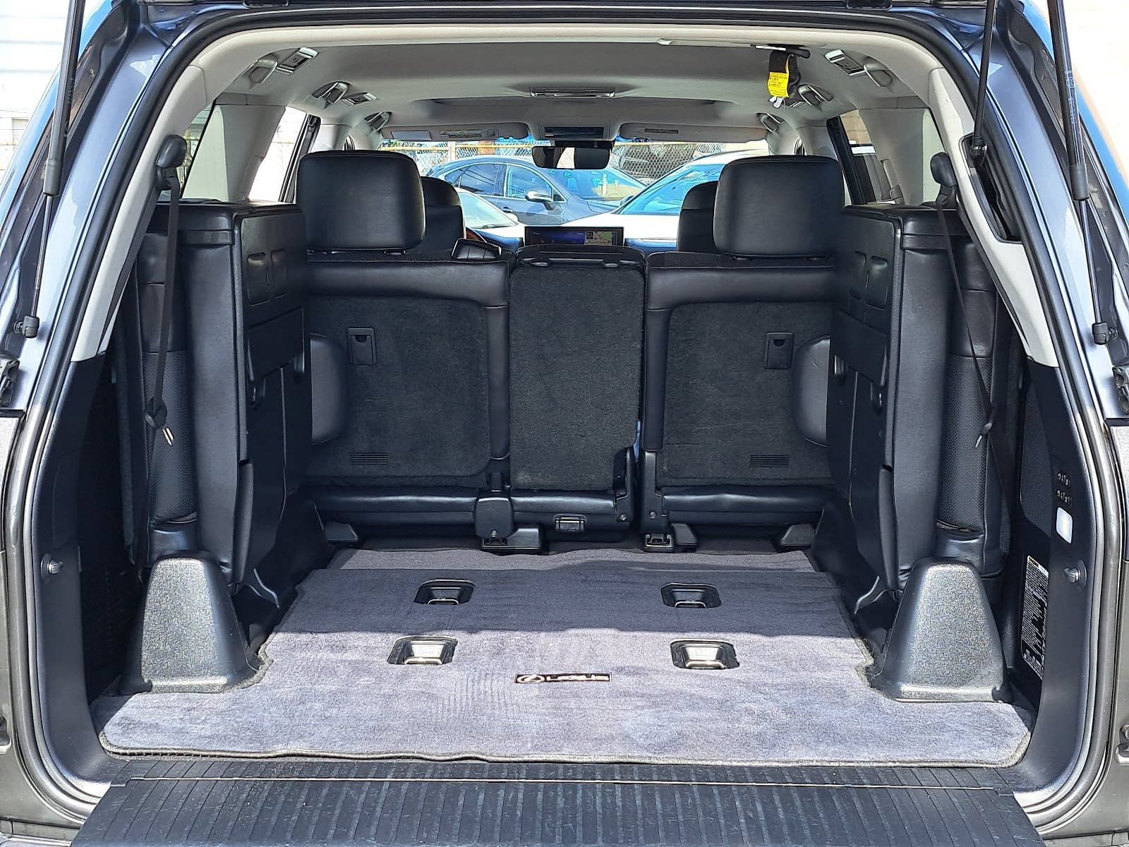 Used 2019 Lexus LX 570 4WD w/ Luxury Package image 14