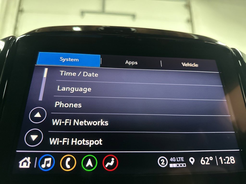 Used 2023 Chevrolet Traverse RS image 34